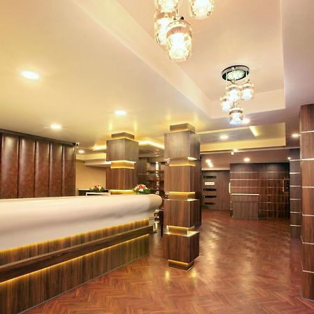 Hotel Kings Empire Kochi Exterior photo