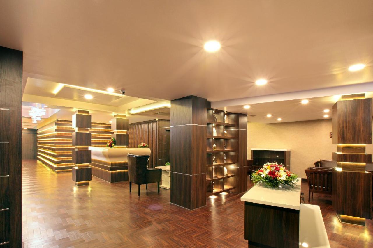 Hotel Kings Empire Kochi Exterior photo